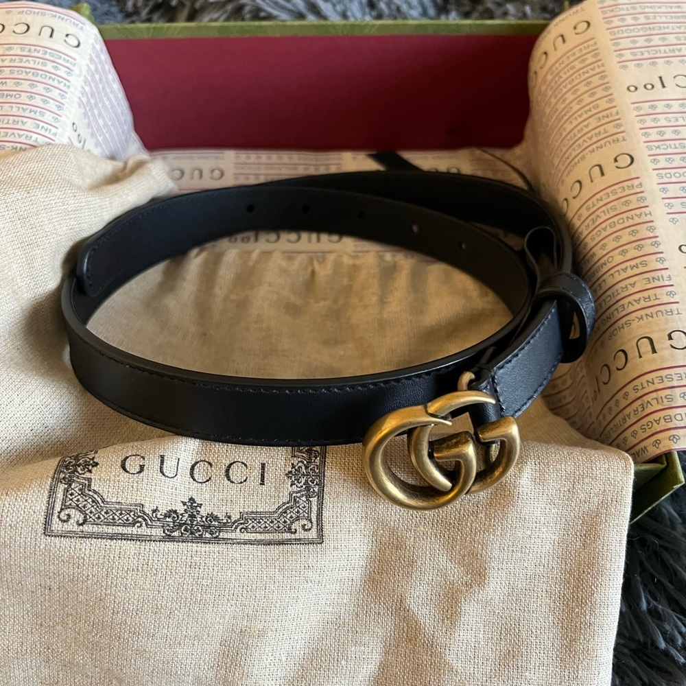 Leather Gucci belt with double G buckle
